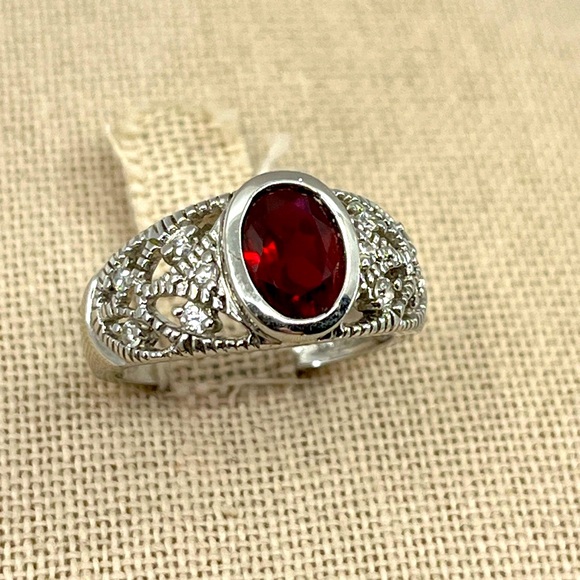 Jewelry - Vintage 925 Sterling Silver Red Oval Ring - Size 6, 4.1g